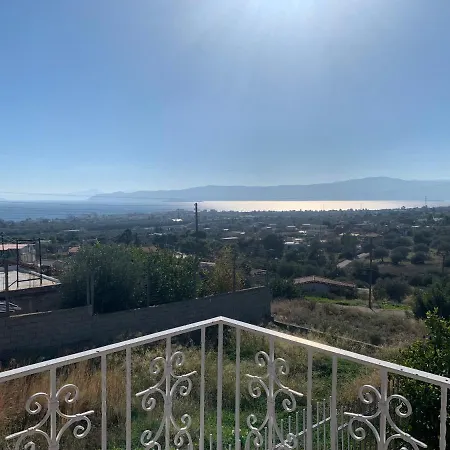 בית נופש Krista's House *