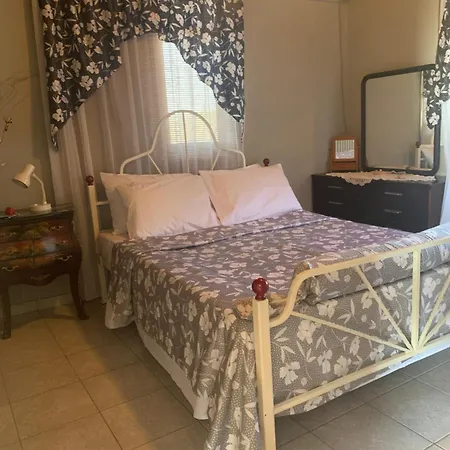 Krista's House * Agioi Theodoroi (Corinthia)