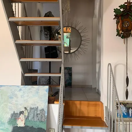 Krista's House איוי תיאודורי