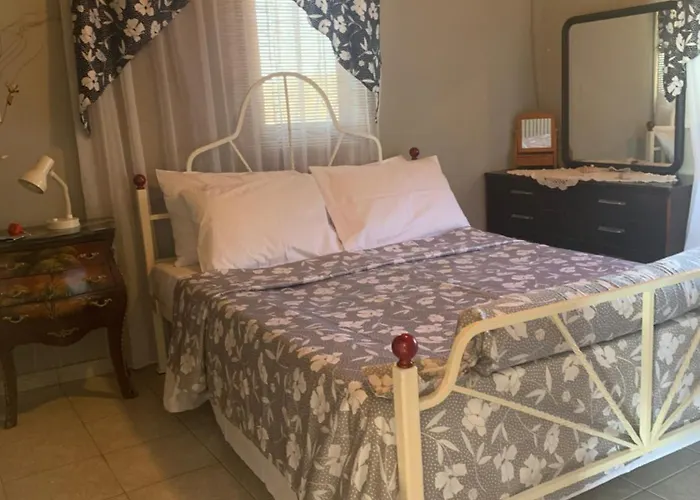 Krista's House * איוי תיאודורי