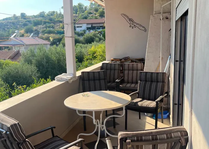 Krista's House * Agioi Theodoroi (Corinthia)